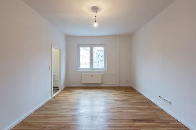 Spandau – Modernisierte Wohnung in zentraler Lage - Anfragen bitte per